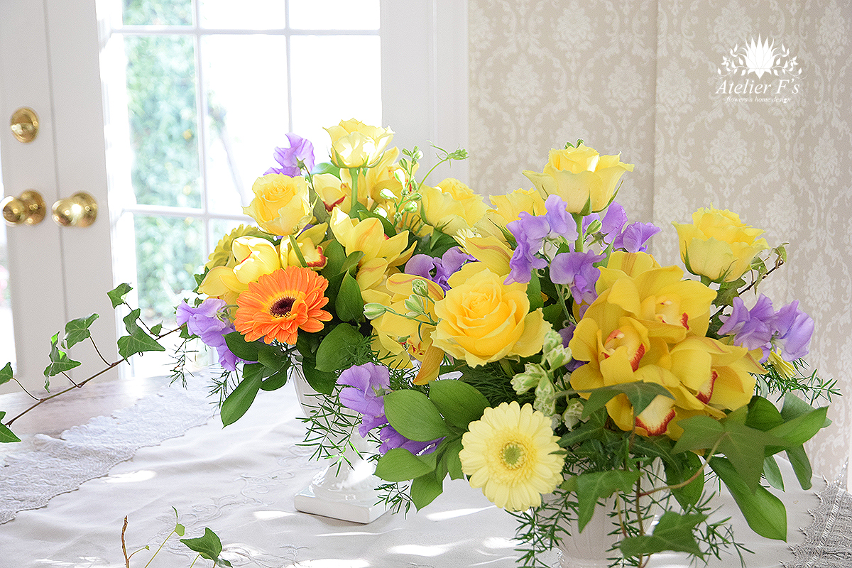 黄色い花を集めてイギリススタイルフラワーアレンジメント