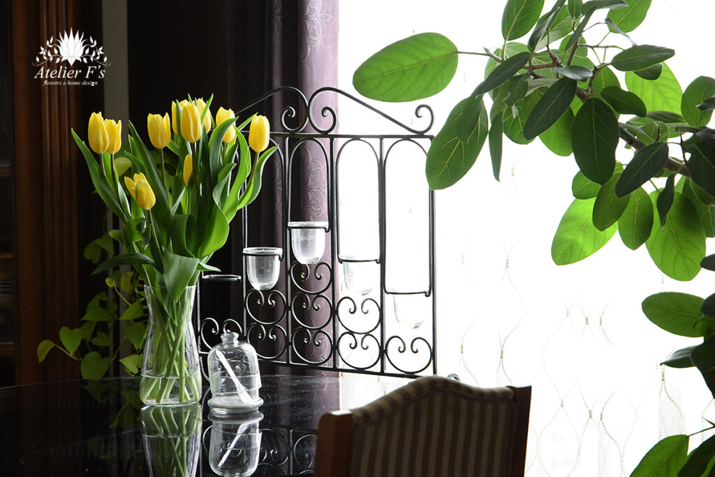 春の切り花　チューリップのバランスのいい飾り方