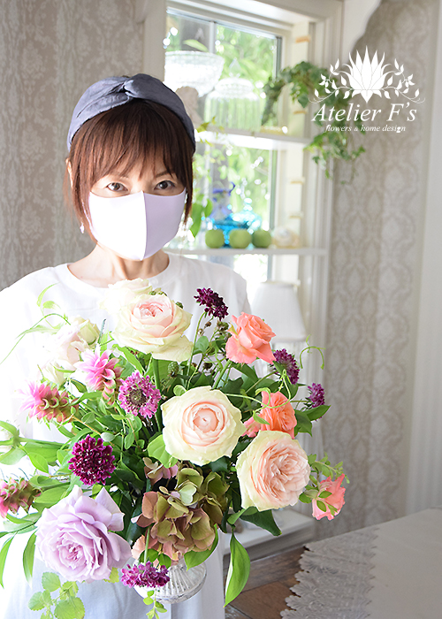 生徒さんとイギリススタイルフラワーアレンジメント