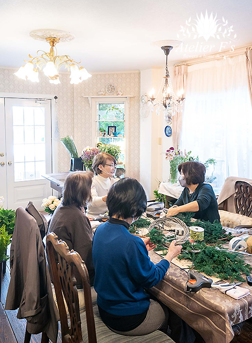 イギリススタイルフラワーアレンジメント11月のレッスン風景　