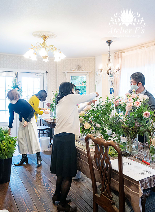 イギリススタイルフラワーアレンジメント11月のレッスン風景