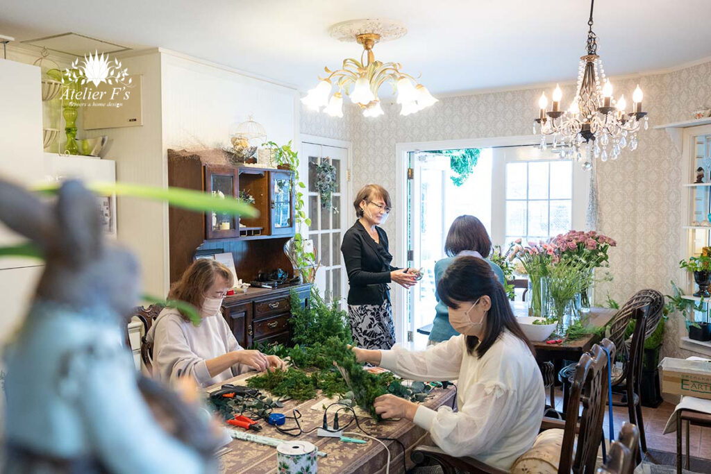 イギリススタイルフラワーアレンジメント11月のレッスン風景