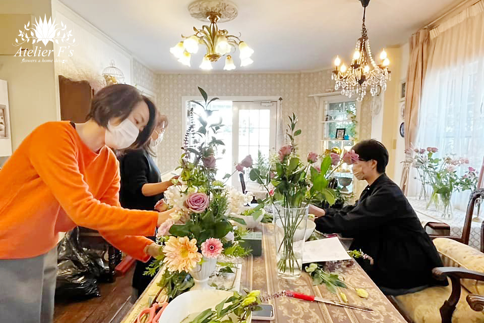 イギリススタイルフラワーアレンジメント11月のレッスン風景