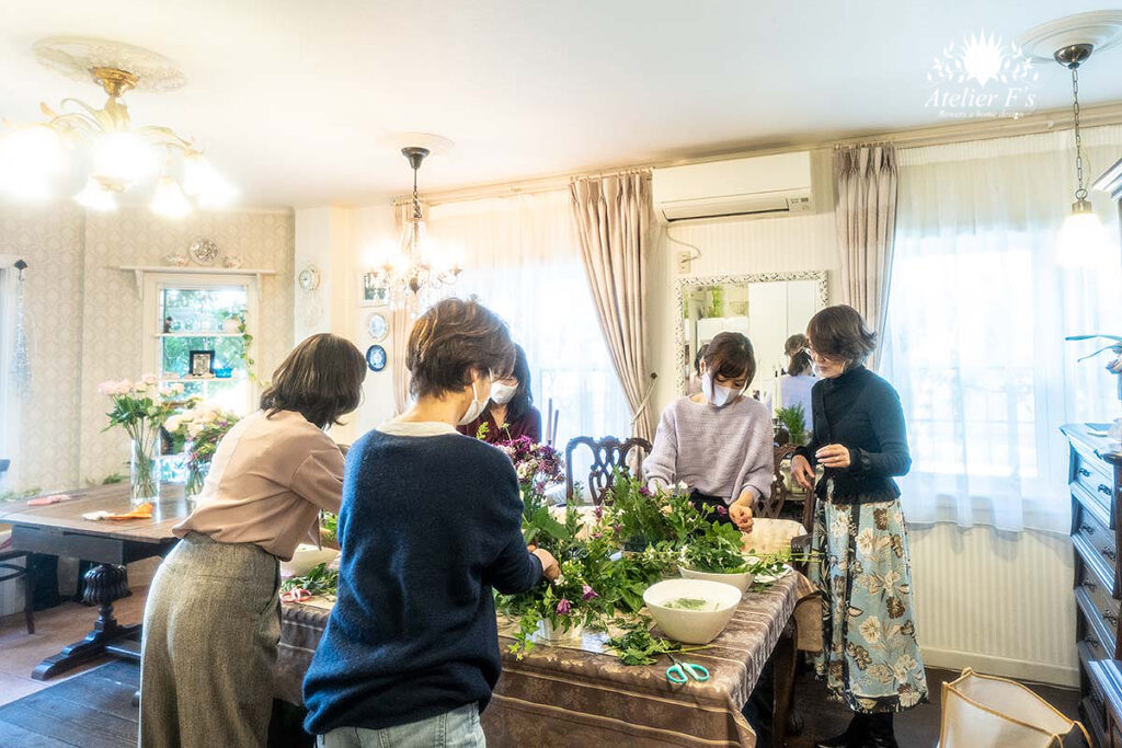 イギリススタイルフラワーアレンジメント11月のレッスン風景
