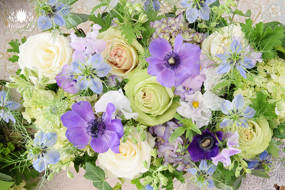 青系の花を使ったおしゃれなフラワーアレンジメントレッスン【フラワー